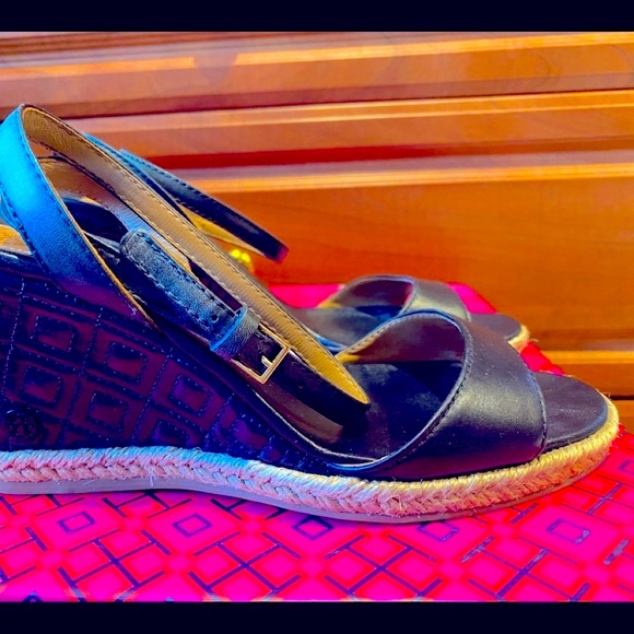Tory Burch Marion Quilted Black Wedge - Picture 1 of 5